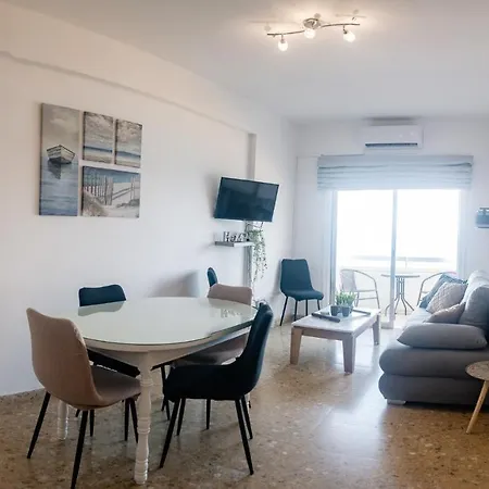 Quattro Beachfront Sea View Ap 53 Ларнака