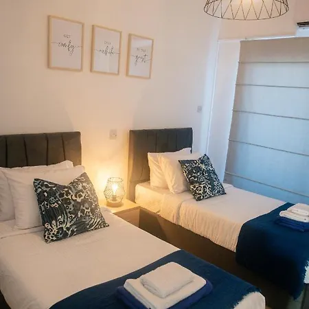 Quattro Beachfront Sea View Ap 53 *