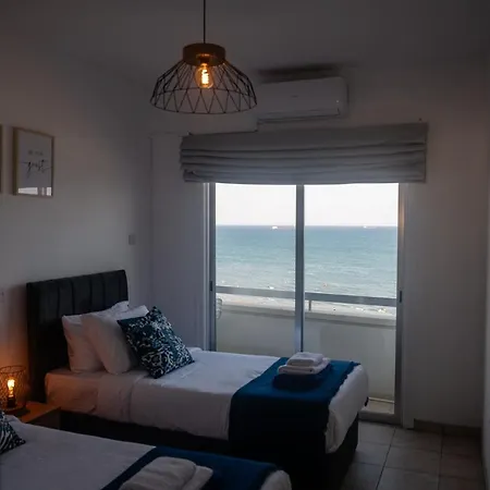 Quattro Beachfront Sea View Ap 53 Ларнака