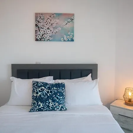 Апартаменты Quattro Beachfront Sea View Ap 53 *