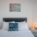 Apartment Quattro Beachfront Sea View Ap 53 *
