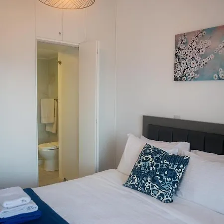 Quattro Beachfront Sea View Ap 53