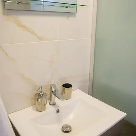 Quattro Beachfront Sea View Ap 53 * Larnaca