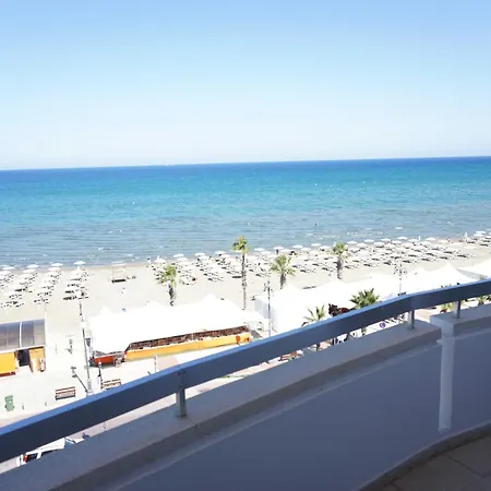 Apartman Quattro Beachfront Sea View Ap 53 *