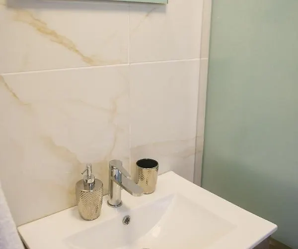 Quattro Beachfront Sea View Ap 53 * Larnaca