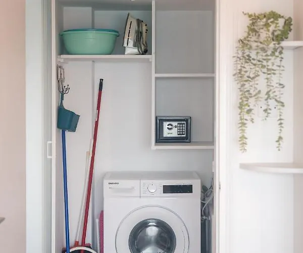 Quattro Beachfront Sea View Ap 53 *