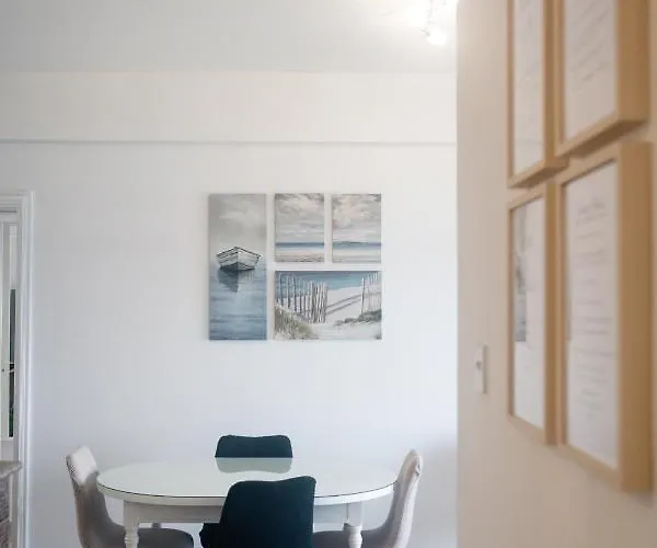 Quattro Beachfront Sea View Ap 53 * Larnaca